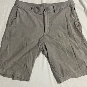 Lululemon commission classic 10”